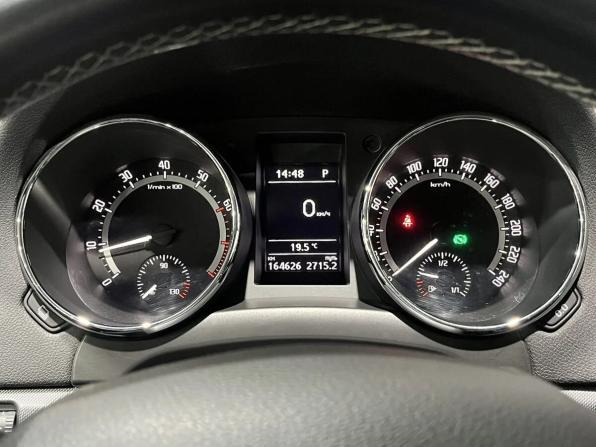 Skoda Yeti I Рестайлинг с пробегом 2017 года, цена 1 415 000 рублей, 164297 км, внедорожник, Автокод Объявления
