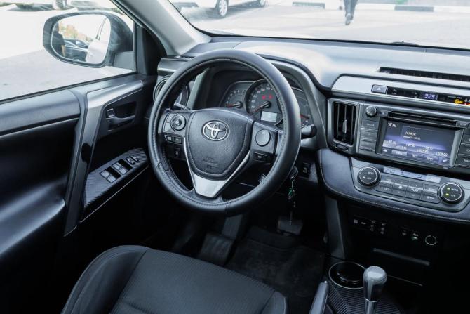 Toyota RAV4 IV (XA40) Рестайлинг с пробегом 2015 года, цена 1 682 000 рублей, 235000 км, внедорожник, Автокод Объявления