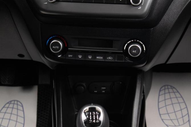 Kia Rio III Рестайлинг с пробегом 2016 года, цена 1 079 000 рублей, 178000 км, седан, Автокод Объявления