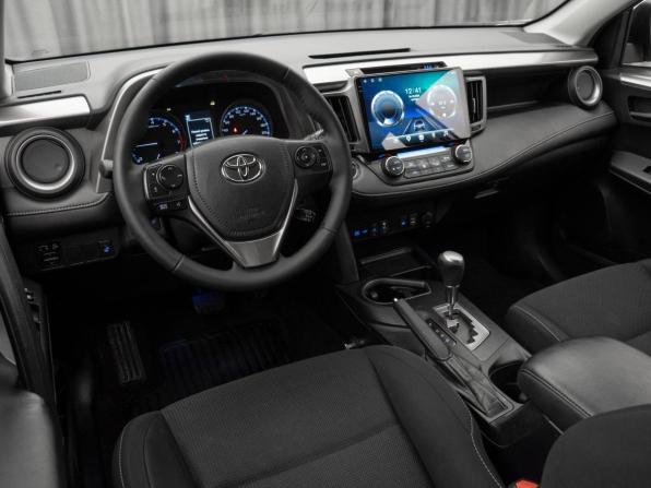 Toyota RAV4 IV (XA40) Рестайлинг с пробегом 2017 года, цена 1 990 000 рублей, 198132 км, внедорожник, Автокод Объявления