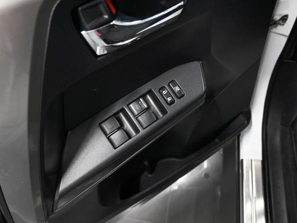 Toyota RAV4 IV (XA40) Рестайлинг с пробегом 2018 года, цена 2 295 000 рублей, 143399 км, внедорожник, Автокод Объявления
