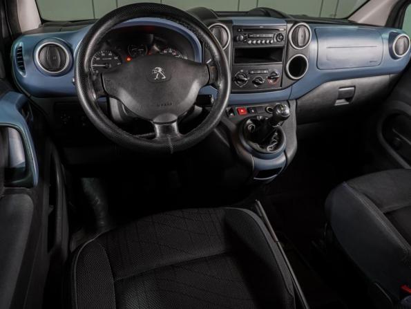 Peugeot Partner II с пробегом 2009 года, цена 799 000 рублей, 194845 км, компактвэн, Автокод Объявления