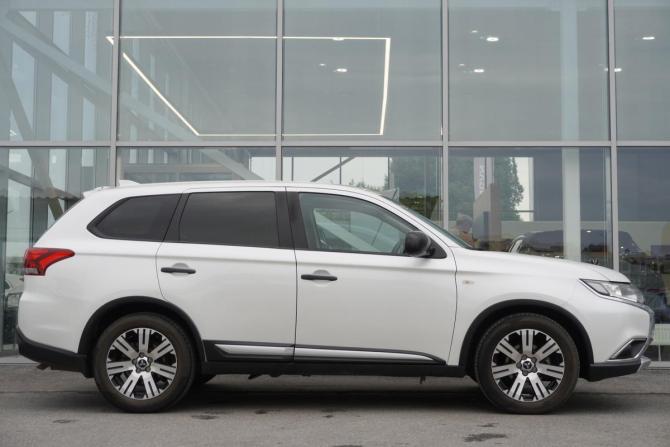 Mitsubishi Outlander III Рестайлинг 2 с пробегом 2017 года, цена 1 985 000 рублей, 72248 км, внедорожник, Автокод Объявления