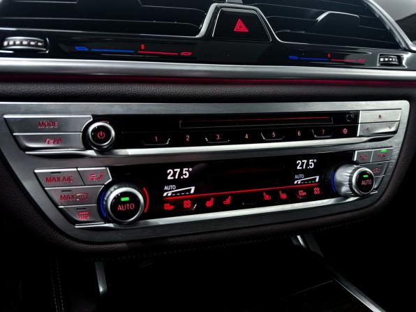 BMW 7 серии VI (G11/G12) Рестайлинг с пробегом 2021 года, цена 5 998 990 рублей, 99656 км, седан, Автокод Объявления