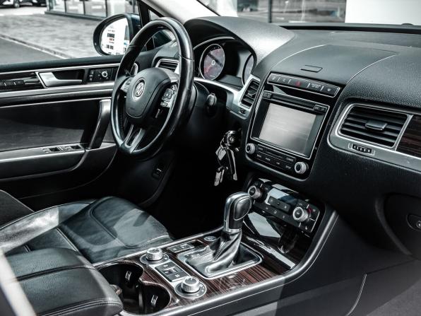 Volkswagen Touareg II Рестайлинг с пробегом 2015 года, цена 3 150 000 рублей, 188986 км, внедорожник, Автокод Объявления