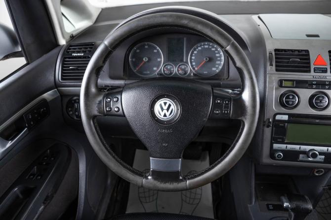 Volkswagen Touran I Рестайлинг с пробегом 2008 года, цена 799 000 рублей, 528635 км, компактвэн, Автокод Объявления