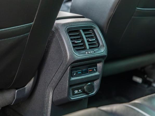 Volkswagen Tiguan II Рестайлинг с пробегом 2021 года, цена 3 948 000 рублей, 40232 км, внедорожник, Автокод Объявления