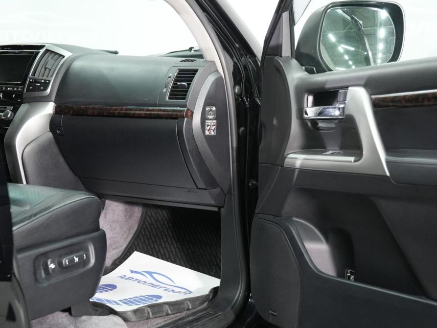 Toyota Land Cruiser 200 Series Рестайлинг 1 Новосибирск  - изображение 18