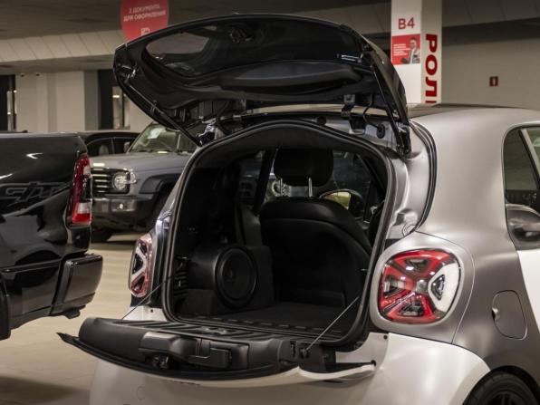 Smart Fortwo III с пробегом 2018 года, цена 2 350 000 рублей, 38563 км, хэтчбек, Автокод Объявления
