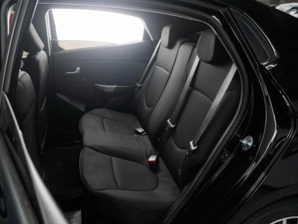 Kia Rio III Рестайлинг с пробегом 2017 года, цена 990 000 рублей, 172687 км, седан, Автокод Объявления