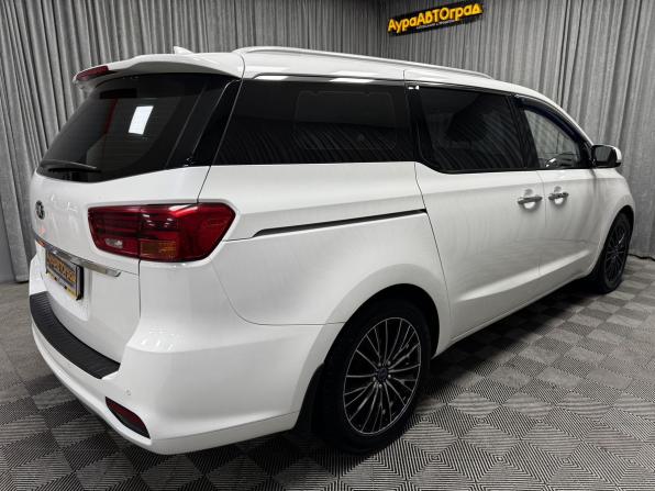 Kia Carnival III с пробегом 2018 года, цена 2 610 000 рублей, 132621 км, минивэн, Автокод Объявления