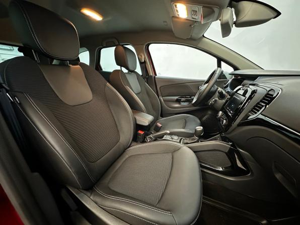 Renault Kaptur I Рестайлинг с пробегом 2022 года, цена 1 865 000 рублей, 63265 км, внедорожник, Автокод Объявления
