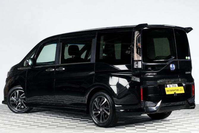 Honda Stepwgn V с пробегом 2020 года, цена 2 579 000 рублей, 68585 км, минивэн, Автокод Объявления