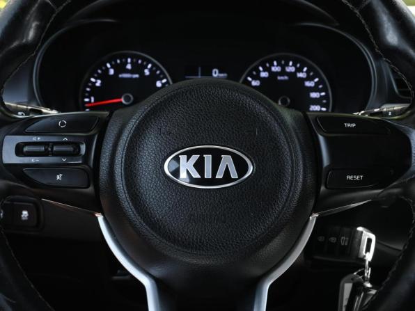 Kia Rio IV с пробегом 2017 года, цена 1 350 000 рублей, 136537 км, хэтчбек, Автокод Объявления