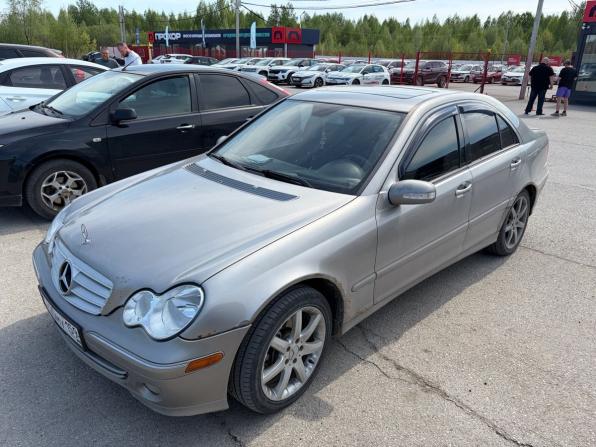 Mercedes-Benz C-Класс II (W203) Рестайлинг с пробегом 2004 года, цена 370 000 рублей, 380000 км, седан, Автокод Объявления