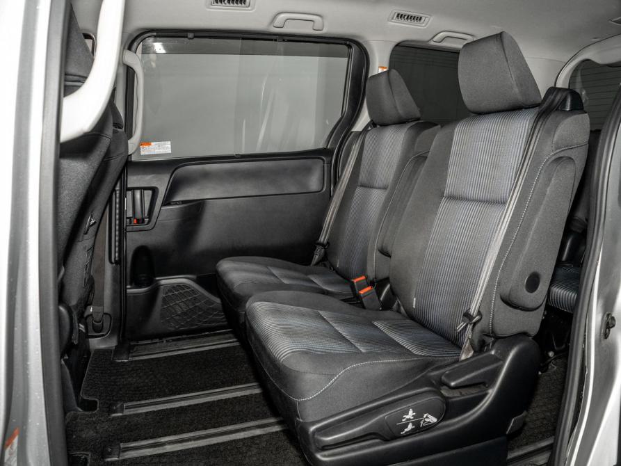Toyota Voxy III (R80) Иркутск  - изображение 7