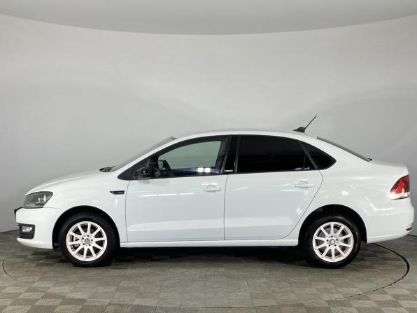 Volkswagen Polo V Рестайлинг с пробегом 2018 года, цена 950 000 рублей, 220615 км, седан, Автокод Объявления
