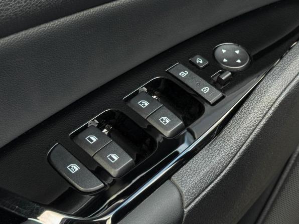 Kia Sportage V с пробегом 2023 года, цена 3 749 000 рублей, 12023 км, внедорожник, Автокод Объявления