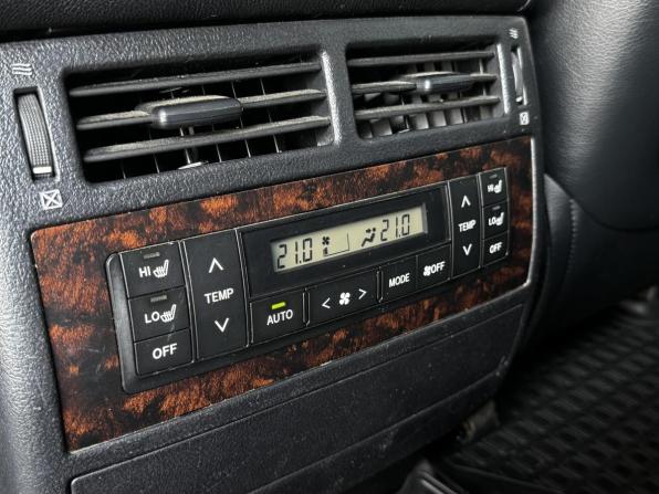 Toyota Land Cruiser 200 Series с пробегом 2011 года, цена 3 550 000 рублей, 253538 км, внедорожник, Автокод Объявления