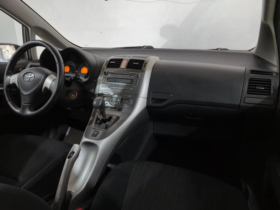 Toyota Auris I Альметьевск  - изображение 14