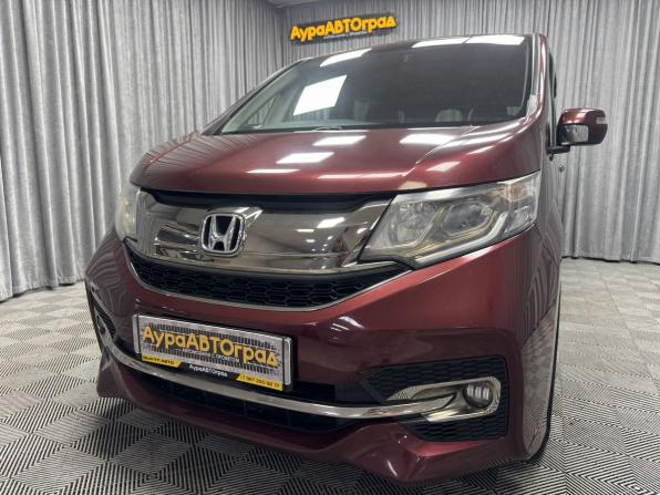 Honda Stepwgn V с пробегом 2016 года, цена 2 150 000 рублей, 169084 км, минивэн, Автокод Объявления
