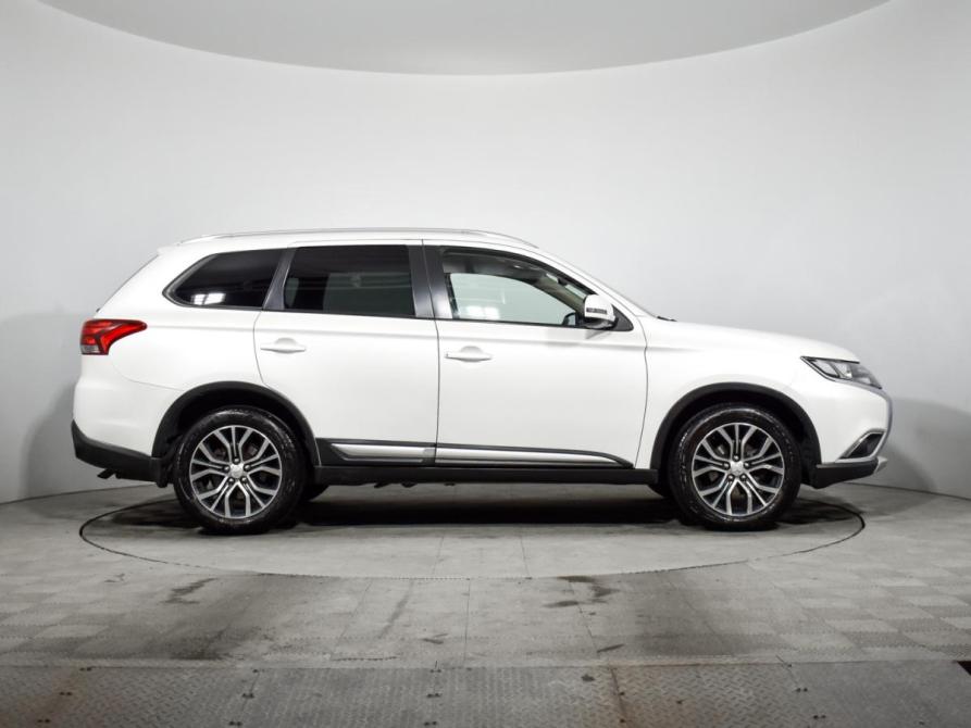 Mitsubishi Outlander III Рестайлинг 3 Санкт-Петербург  - изображение 4
