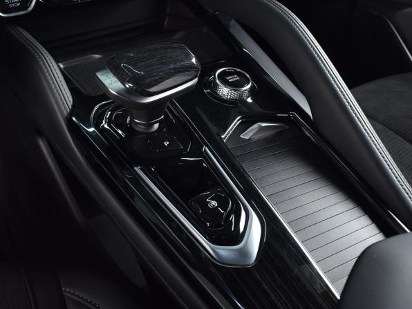 Geely Monjaro I с пробегом 2024 года, цена 3 399 999 рублей, 48842 км, внедорожник, Автокод Объявления
