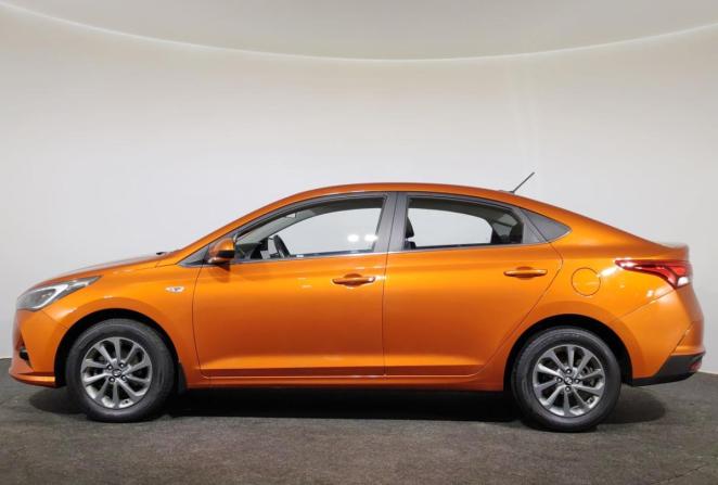 Hyundai Solaris II Рестайлинг с пробегом 2022 года, цена 1 800 000 рублей, 49150 км, седан, Автокод Объявления