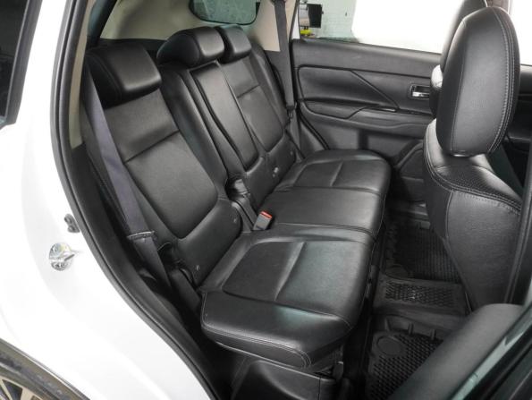 Mitsubishi Outlander III Рестайлинг 2 с пробегом 2017 года, цена 2 399 000 рублей, 69555 км, внедорожник, Автокод Объявления