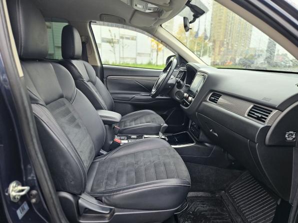 Mitsubishi Outlander III Рестайлинг 3 с пробегом 2021 года, цена 2 553 000 рублей, 113510 км, внедорожник, Автокод Объявления