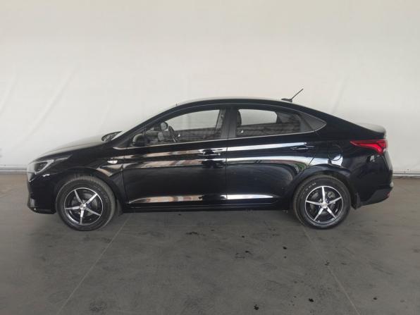 Hyundai Solaris II Рестайлинг с пробегом 2021 года, цена 1 830 000 рублей, 20000 км, седан, Автокод Объявления