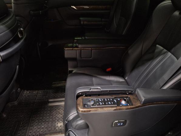 Toyota Alphard III Рестайлинг с пробегом 2019 года, цена 4 050 000 рублей, 176796 км, минивэн, Автокод Объявления