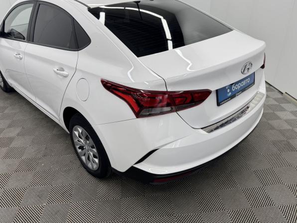Hyundai Solaris II Рестайлинг с пробегом 2021 года, цена 1 050 000 рублей, 232000 км, седан, Автокод Объявления