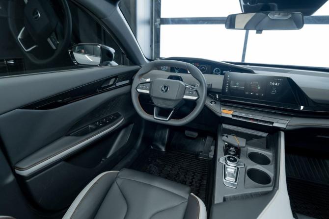 Новый Changan UNI-V I 2024 года, цена 3 259 900 рублей, лифтбек, Автокод Объявления