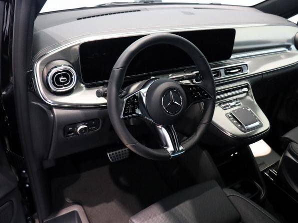 Mercedes-Benz V-Класс III (W447) Рестайлинг 2 с пробегом 2025 года, цена 12 990 000 рублей, 11385 км, минивэн, Автокод Объявления