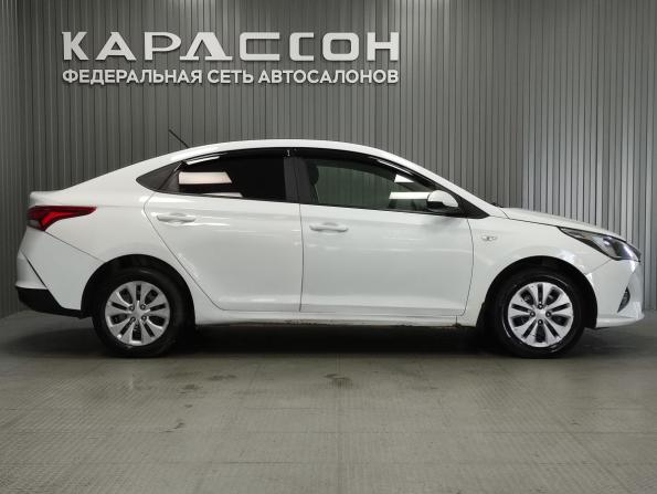 Hyundai Solaris II Рестайлинг с пробегом 2020 года, цена 940 000 рублей, 111000 км, седан, Автокод Объявления