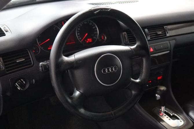 Audi A6 II (C5) Рестайлинг с пробегом 2001 года, цена 319 000 рублей, 320000 км, седан, Автокод Объявления