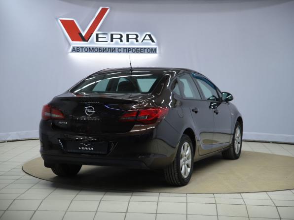 Opel Astra J Рестайлинг с пробегом 2013 года, цена 650 000 рублей, 236954 км, седан, Автокод Объявления