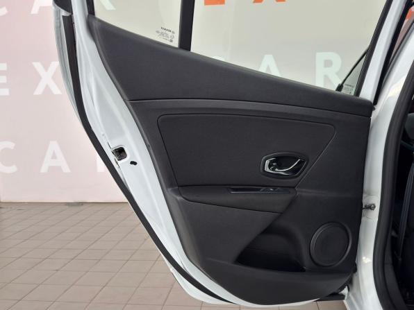 Renault Megane III Рестайлинг с пробегом 2014 года, цена 690 000 рублей, 184306 км, хэтчбек, Автокод Объявления
