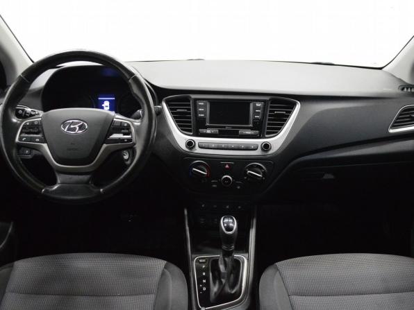 Hyundai Solaris II с пробегом 2017 года, цена 1 207 000 рублей, 153552 км, седан, Автокод Объявления