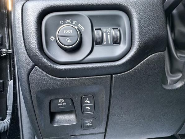 Ram 1500 V Рестайлинг с пробегом 2025 года, цена 9 499 900 рублей, 1200 км, offers.body_type.unknown, Автокод Объявления