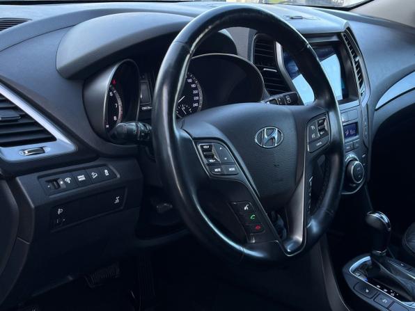Hyundai Santa Fe III Рестайлинг с пробегом 2016 года, цена 1 800 000 рублей, 198034 км, внедорожник, Автокод Объявления