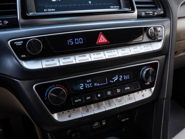 Hyundai Sonata VII (LF) Рестайлинг с пробегом 2017 года, цена 1 549 000 рублей, 166453 км, седан, Автокод Объявления