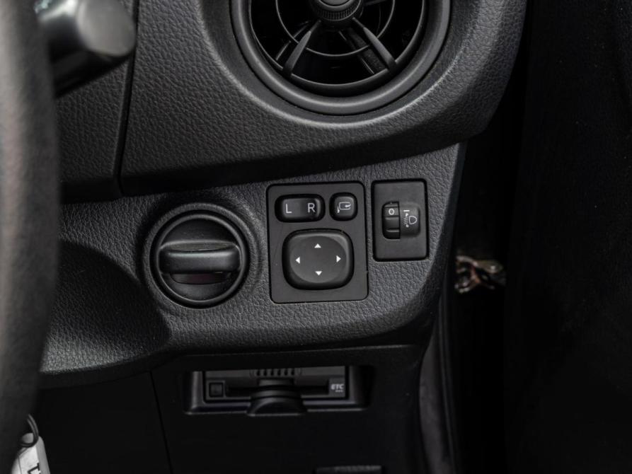 Toyota Vitz III (XP130) Рестайлинг 2 Краснодар  - изображение 19