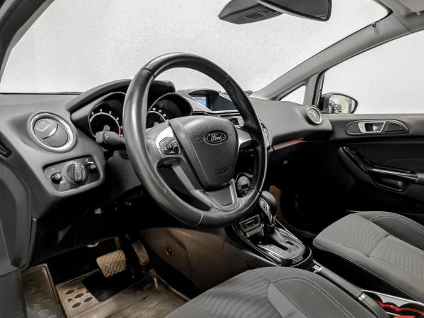 Ford Fiesta Mk6 Рестайлинг с пробегом 2016 года, цена 850 000 рублей, 134538 км, хэтчбек, Автокод Объявления