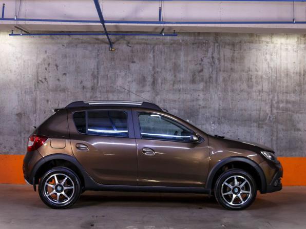Renault Sandero II Рестайлинг с пробегом 2019 года, цена 890 000 рублей, 27164 км, хэтчбек, Автокод Объявления