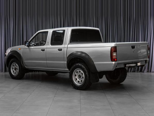 Nissan NP300 с пробегом 2010 года, цена 1 019 000 рублей, 259901 км, offers.body_type.unknown, Автокод Объявления