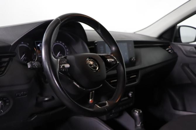 Skoda Rapid II с пробегом 2021 года, цена 1 799 990 рублей, 65198 км, лифтбек, Автокод Объявления
