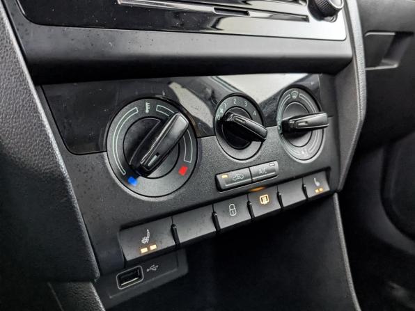 Skoda Rapid I Рестайлинг с пробегом 2019 года, цена 1 485 000 рублей, 40553 км, лифтбек, Автокод Объявления