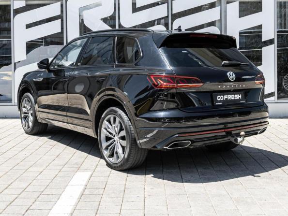 Volkswagen Touareg III с пробегом 2019 года, цена 4 165 000 рублей, 240329 км, внедорожник, Автокод Объявления
